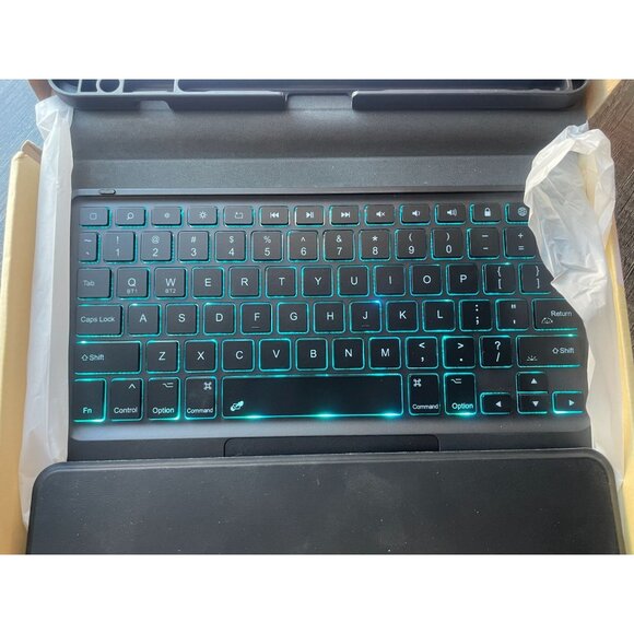 iPad Pro 11" M5/M4 Keyboard Case (2025/24) Detachable, 7-Color Backlit - Picture 10 of 10